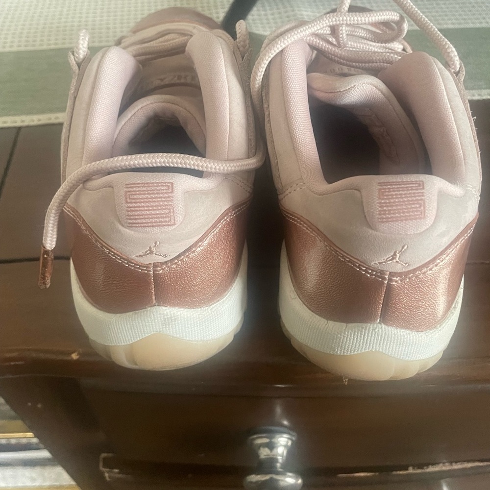 air jordan women size 8